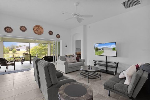 House in The Villages, Florida 3 bedrooms, 185.34 sq.m. № 2100913 - photo 17