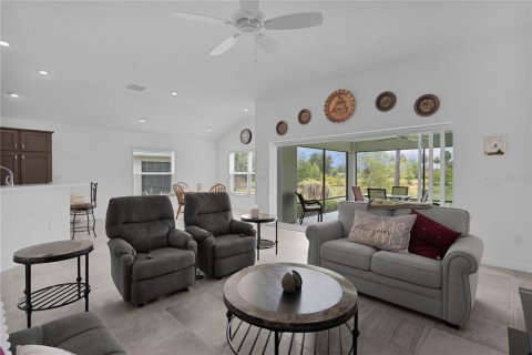 House in The Villages, Florida 3 bedrooms, 185.34 sq.m. № 2100913 - photo 18