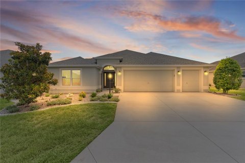 House in The Villages, Florida 3 bedrooms, 185.34 sq.m. № 2100913 - photo 2