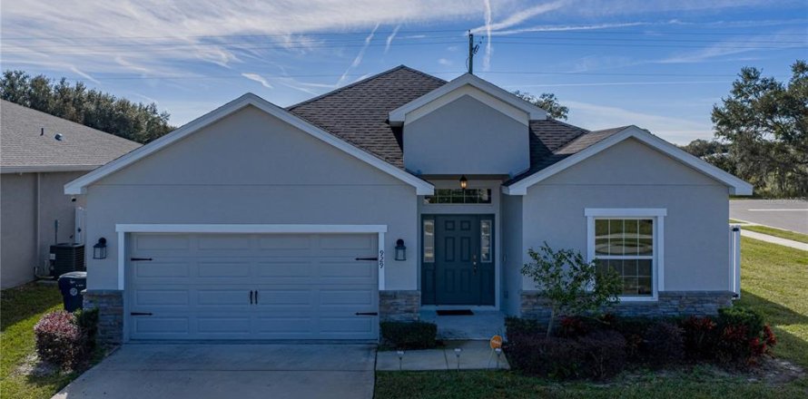 House in Polk City, Florida 4 bedrooms, 189.61 sq.m. № 2099694