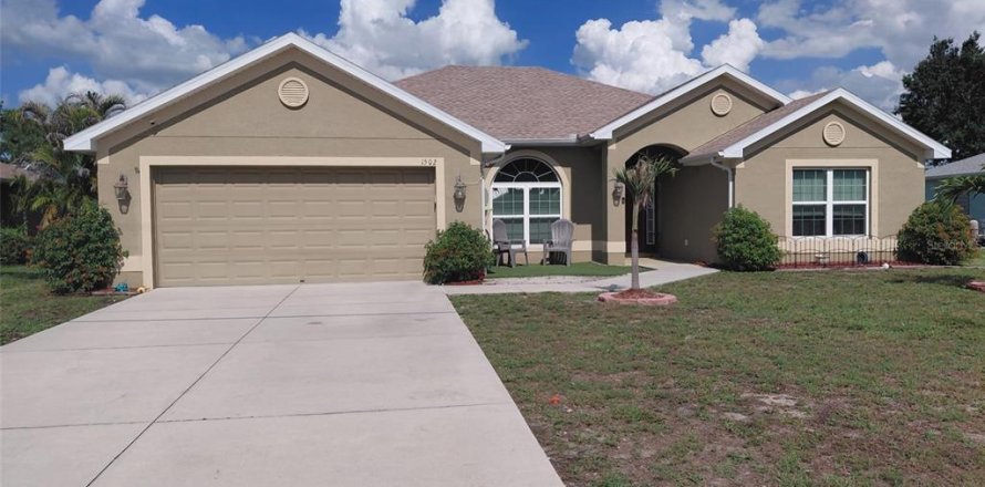 Villa ou maison à Punta Gorda, Floride 4 chambres, 217.3 m2 № 2156675