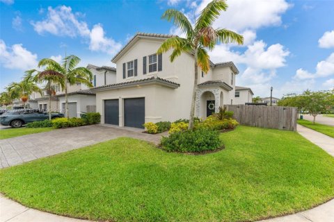 House in Homestead, Florida 3 bedrooms, 188.03 sq.m. № 2078114 - photo 2