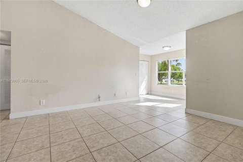 Condo in Sunrise, Florida, 1 bedroom  № 2033974 - photo 7