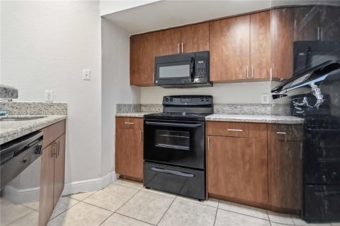 Condo in Sunrise, Florida, 1 bedroom  № 2033974 - photo 15
