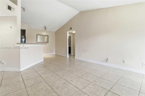 Condo in Sunrise, Florida, 1 bedroom  № 2033974 - photo 12