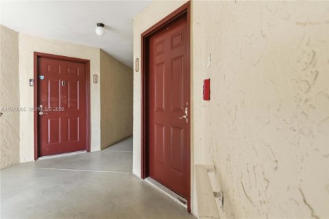 Condo in Sunrise, Florida, 1 bedroom  № 2033974 - photo 4