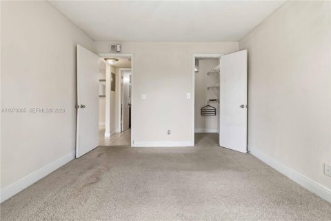 Condo in Sunrise, Florida, 1 bedroom  № 2033974 - photo 21