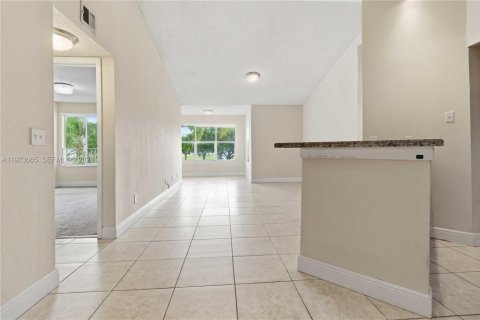 Condo in Sunrise, Florida, 1 bedroom  № 2033974 - photo 11