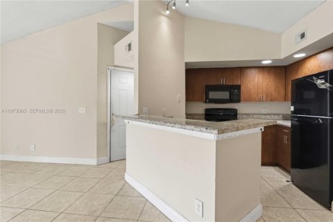 Condo in Sunrise, Florida, 1 bedroom  № 2033974 - photo 13