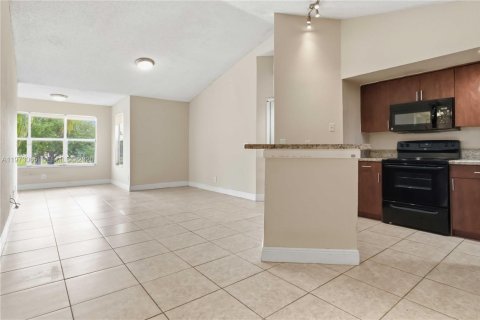 Condo in Sunrise, Florida, 1 bedroom  № 2033974 - photo 14