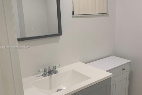 Condominio en alquiler en Miami, Florida, 1 dormitorio, 65.5 m2 № 2009893 - foto 5