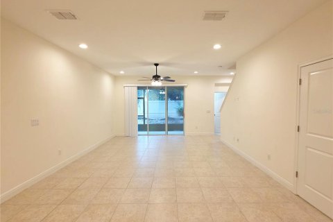 Townhouse in Tampa, Florida 3 bedrooms, 182.18 sq.m. № 2419064 - photo 18