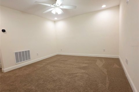 Townhouse in Tampa, Florida 3 bedrooms, 182.18 sq.m. № 2419064 - photo 29
