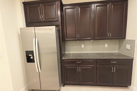 Townhouse in Tampa, Florida 3 bedrooms, 182.18 sq.m. № 2419064 - photo 12