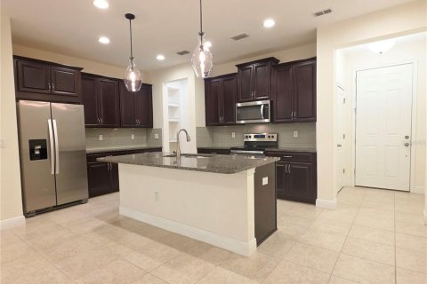 Townhouse in Tampa, Florida 3 bedrooms, 182.18 sq.m. № 2419064 - photo 7