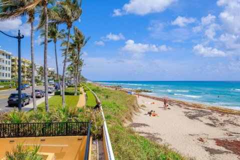 Condominio en alquiler en Palm Beach, Florida, 2 dormitorios, 85.75 m2 № 963786 - foto 1