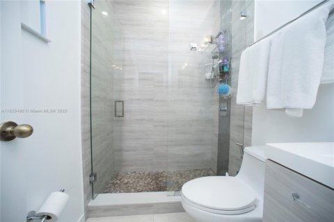 Townhouse in Cutler Bay, Florida 3 bedrooms, 135.54 sq.m. № 1818499 - photo 12