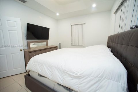 Townhouse in Cutler Bay, Florida 3 bedrooms, 135.54 sq.m. № 1818499 - photo 8