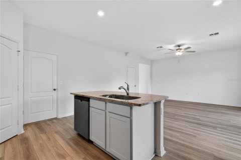 Casa en venta en Astatula, Florida, 4 dormitorios, 168.25 m2 № 2151320 - foto 12