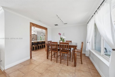 Villa ou maison à vendre à Miami, Floride: 4 chambres, 240.62 m2 № 2073706 - photo 17