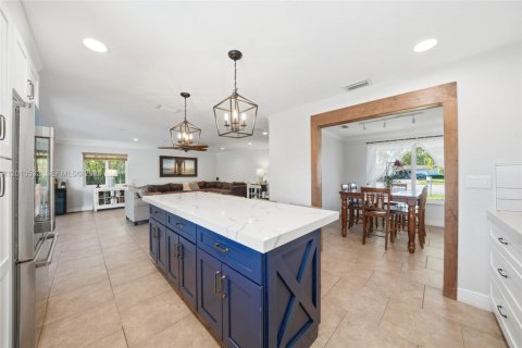 Villa ou maison à vendre à Miami, Floride: 4 chambres, 240.62 m2 № 2073706 - photo 12