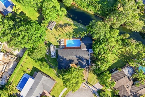 Villa ou maison à vendre à Miami, Floride: 4 chambres, 240.62 m2 № 2073706 - photo 4