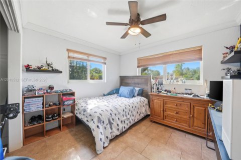 Villa ou maison à vendre à Miami, Floride: 4 chambres, 240.62 m2 № 2073706 - photo 28