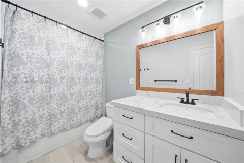 Villa ou maison à vendre à Miami, Floride: 4 chambres, 240.62 m2 № 2073706 - photo 26