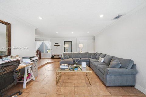 Villa ou maison à vendre à Miami, Floride: 4 chambres, 240.62 m2 № 2073706 - photo 20