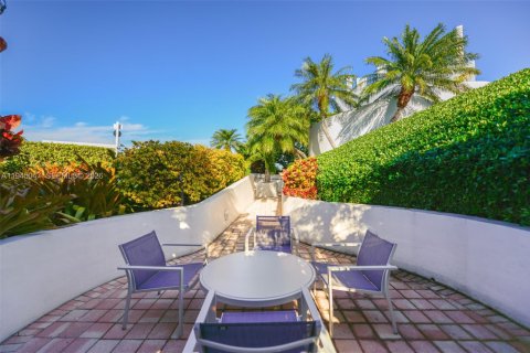 Condominio en alquiler en North Bay Village, Florida, 2 dormitorios № 2055204 - foto 28