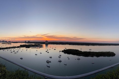 Condominio en alquiler en North Bay Village, Florida, 2 dormitorios № 2055204 - foto 20