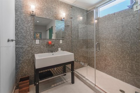 Condominio en alquiler en North Bay Village, Florida, 2 dormitorios № 2055204 - foto 14