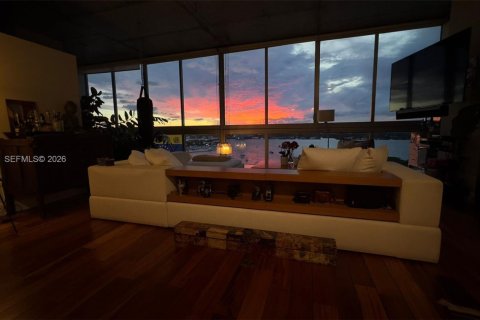 Condominio en alquiler en North Bay Village, Florida, 2 dormitorios № 2055204 - foto 22