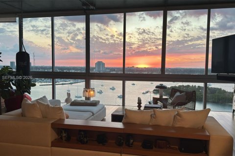 Condominio en alquiler en North Bay Village, Florida, 2 dormitorios № 2055204 - foto 21