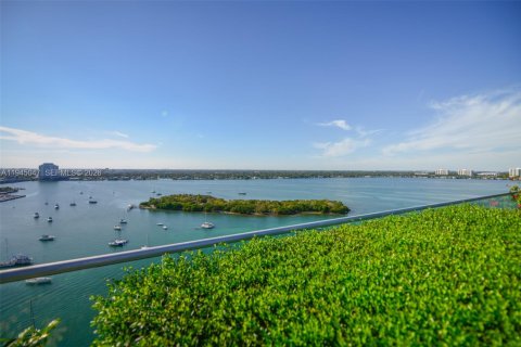 Condominio en North Bay Village, Florida, 2 dormitorios  № 2055204