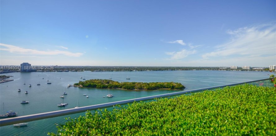 Condominio en North Bay Village, Florida, 2 dormitorios № 2055204