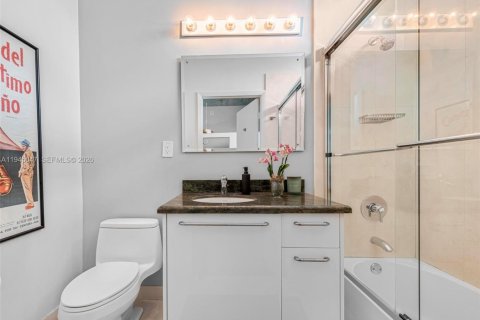 Condominio en alquiler en North Bay Village, Florida, 2 dormitorios № 2055204 - foto 17