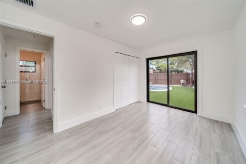 Villa ou maison à vendre à Hollywood, Floride: 3 chambres № 2032666 - photo 6