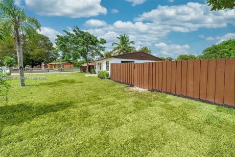 Villa ou maison à vendre à Hollywood, Floride: 3 chambres № 2032666 - photo 15