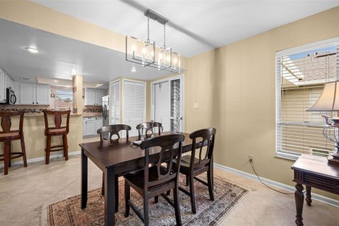 Condo in Cape Coral, Florida, 2 bedrooms  № 1618290 - photo 15