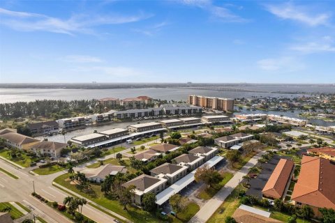 Condo in Cape Coral, Florida, 2 bedrooms  № 1618290 - photo 28
