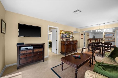 Condo in Cape Coral, Florida, 2 bedrooms  № 1618290 - photo 19