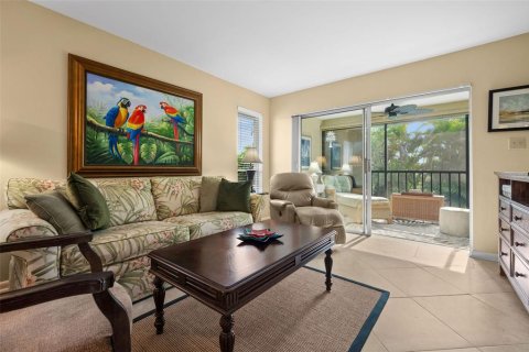 Condo in Cape Coral, Florida, 2 bedrooms  № 1618290 - photo 17