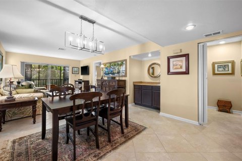 Condo in Cape Coral, Florida, 2 bedrooms  № 1618290 - photo 14