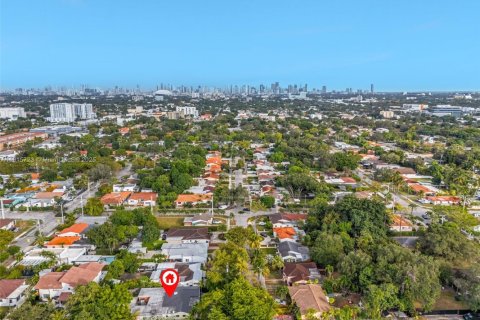 Villa ou maison à vendre à Miami, Floride: 2 chambres, 255.76 m2 № 1975559 - photo 20