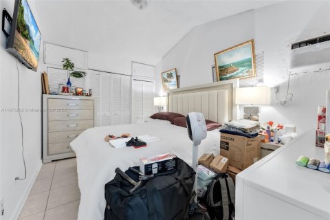 Villa ou maison à vendre à Miami, Floride: 2 chambres, 255.76 m2 № 1975559 - photo 15