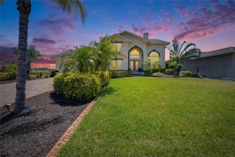 House in Apollo Beach, Florida 4 bedrooms, 301.84 sq.m. № 1644278 - photo 6