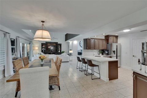 House in Apollo Beach, Florida 4 bedrooms, 301.84 sq.m. № 1644278 - photo 24
