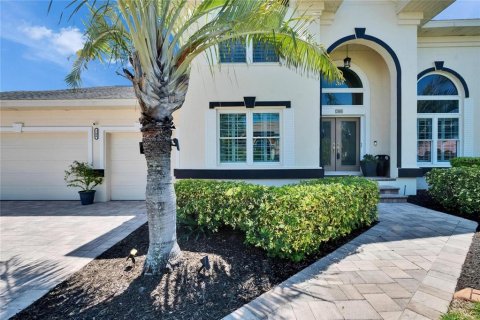 House in Apollo Beach, Florida 4 bedrooms, 301.84 sq.m. № 1644278 - photo 4