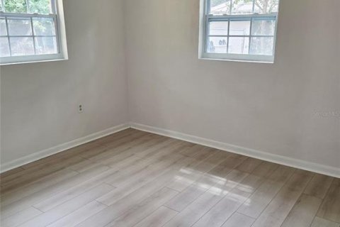 House in Tampa, Florida 3 bedrooms, 117.89 sq.m. № 2404950 - photo 10